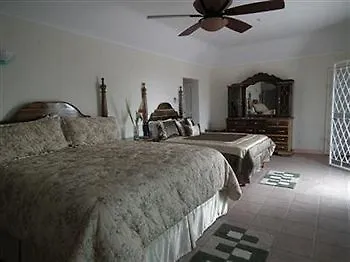 מונטגו ביי Sugarmill Bed & Breakfast מונטגו ביי